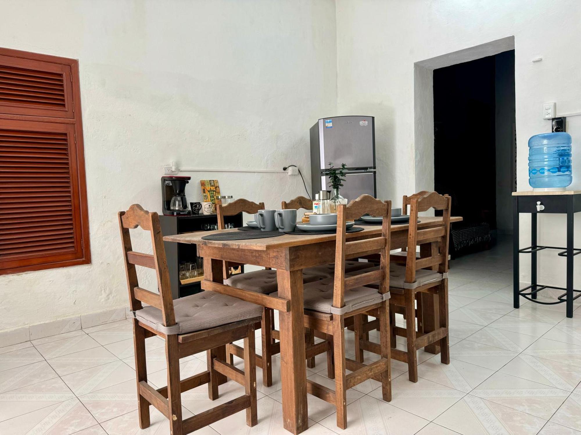 Casita Azul Colonial En El Centro De Merida. ภายนอก รูปภาพ
